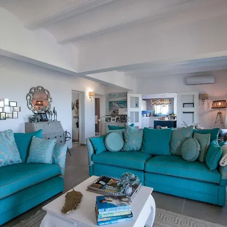 Ayora Villa
