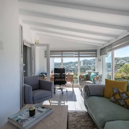 Ayora Villa *